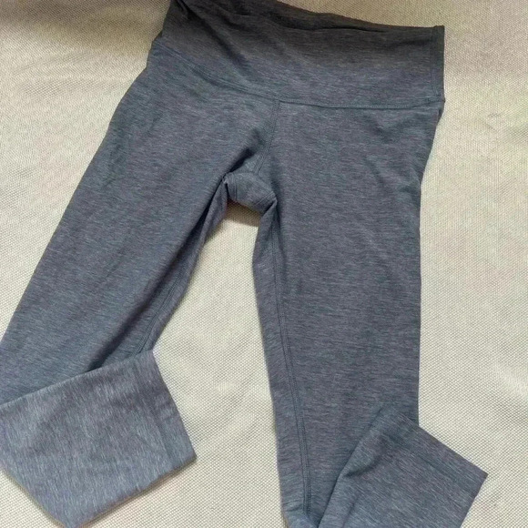 Lululemon Heathered Blue Cropped Leggings - Picture 2 of 4